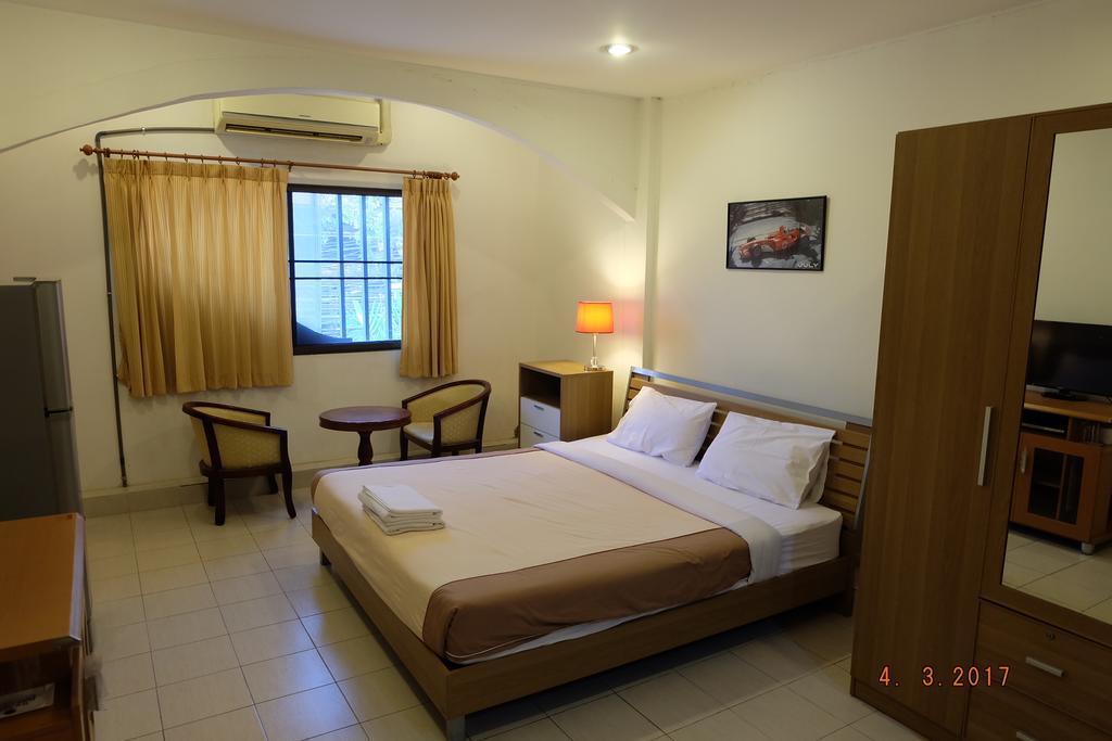 Piccolo Restaurant And Guest House Pattaya Dış mekan fotoğraf